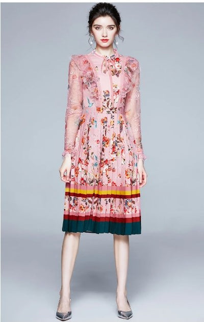 Sukienka Z Wysokim Stanem Z Lat 40. Różowa W Kwiaty