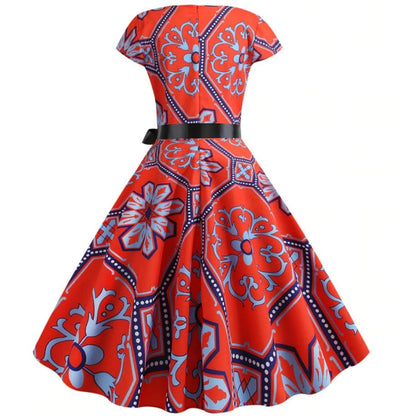 Rozkloszowana Sukienka Vintage W Czerwone Kwiaty