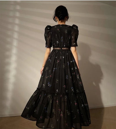 Czarna Sukienka Vintage Z Dekoltem W Szpic