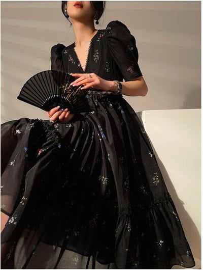 Czarna Sukienka Vintage Z Dekoltem W Szpic