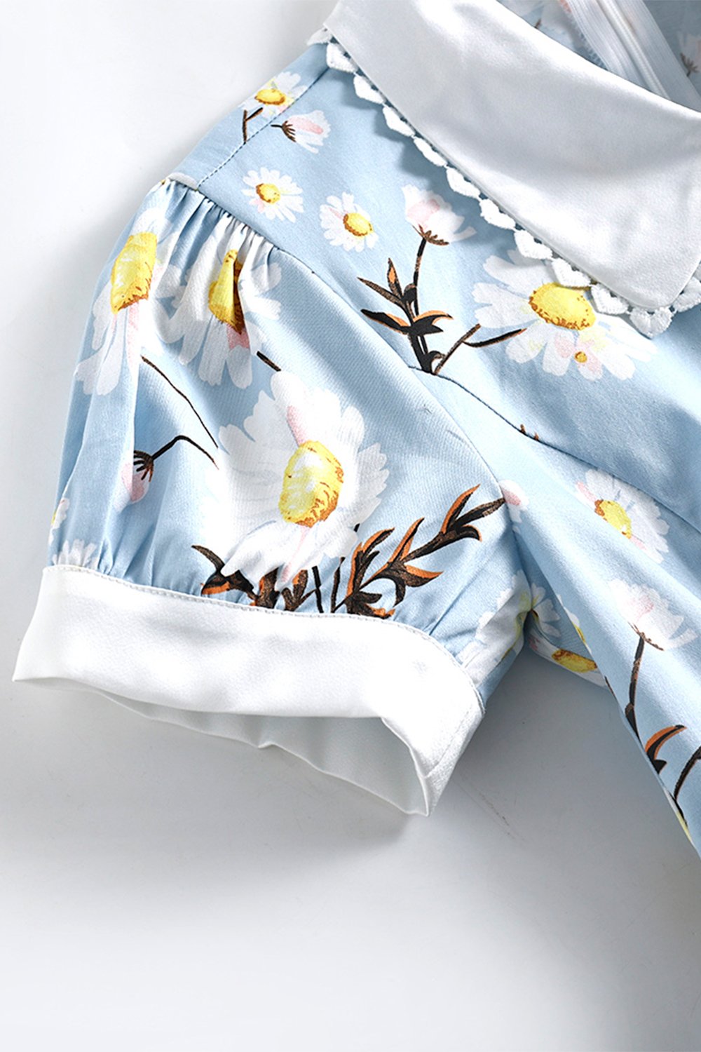 Letnia Sukienka Z Niebieskim Nadrukiem Z Lat 50. XX Wieku