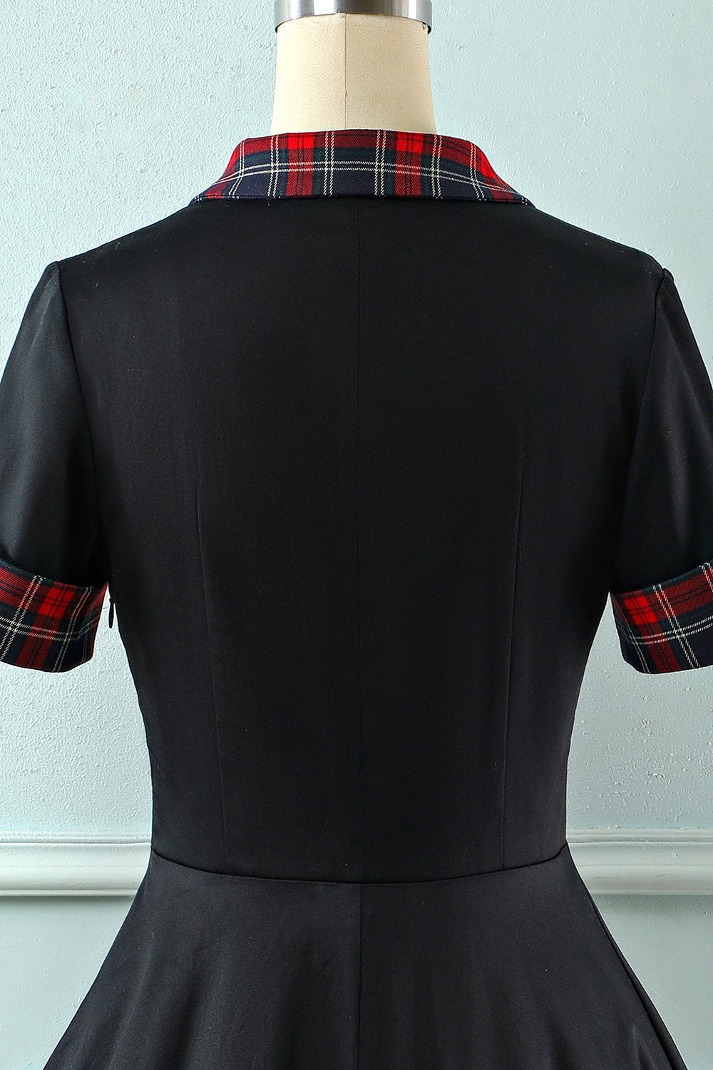 Sukienka Z Kołnierzykiem W Stylu Vintage