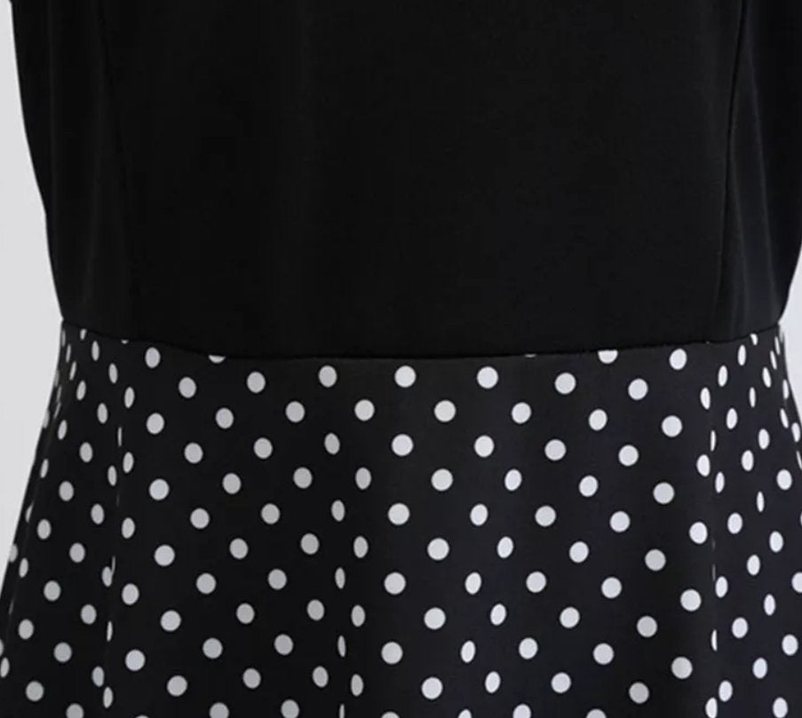 Czarna Sukienka Pin-Up Z Lat 50