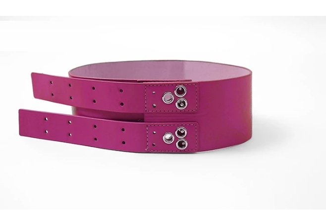 Fioletowa Sukienka Z Dekoltem W Stylu Lat 40