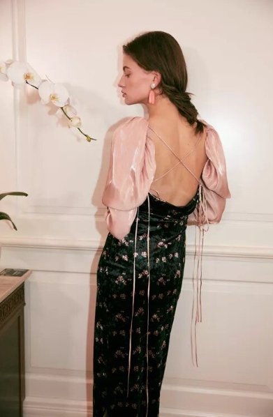 Sukienka Z Rozcięciem W Stylu Lat 40