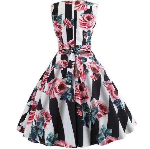 Rozkloszowana Sukienka Vintage W Róże