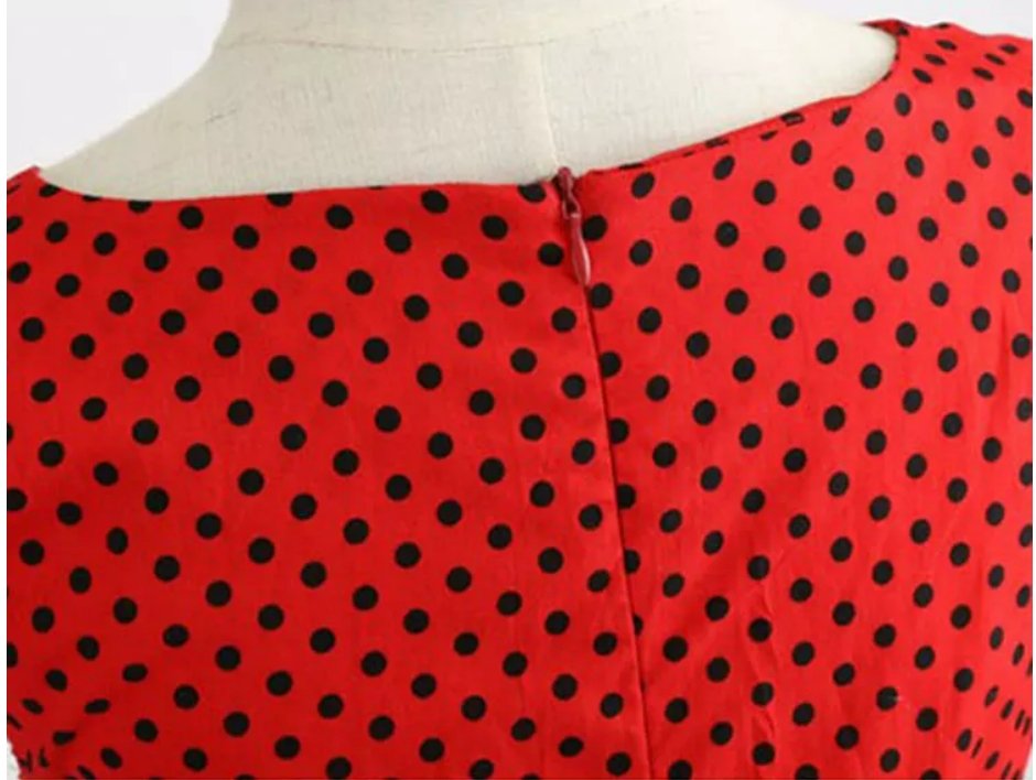 Czerwona Sukienka Pin-Up Z Lat 50