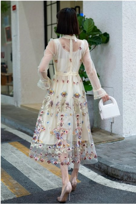 Długa Suknia W Stylu Vintage Z Lat 40. W Kolorze Szampana