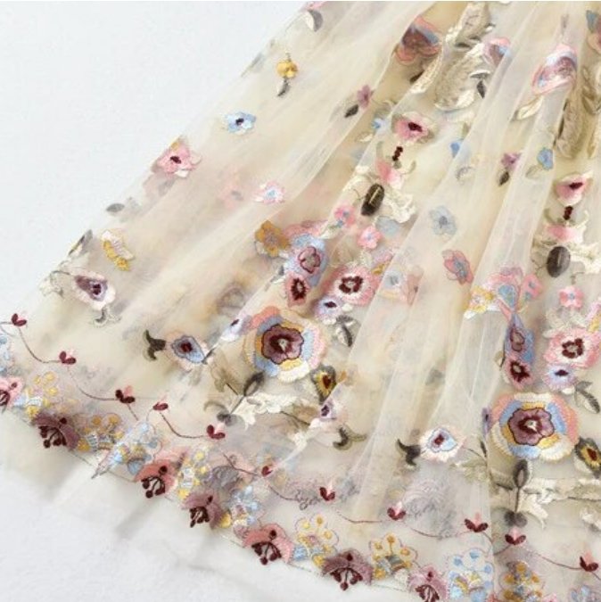 Długa Suknia W Stylu Vintage Z Lat 40. W Kolorze Szampana