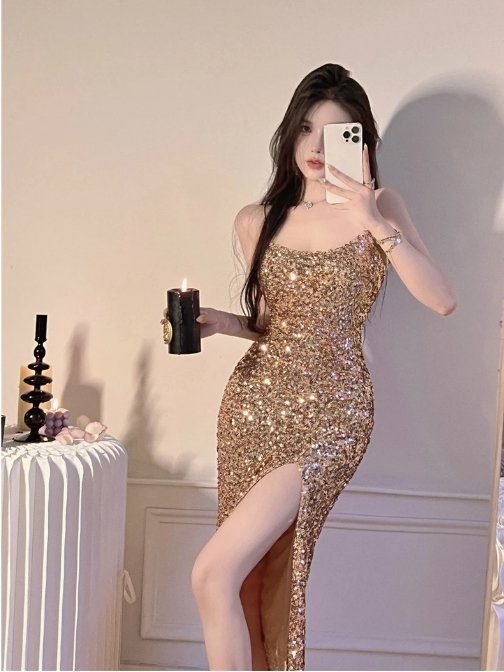 Dopasowana Sukienka W Kolorze Khaki Z Lat 40. XX Wieku