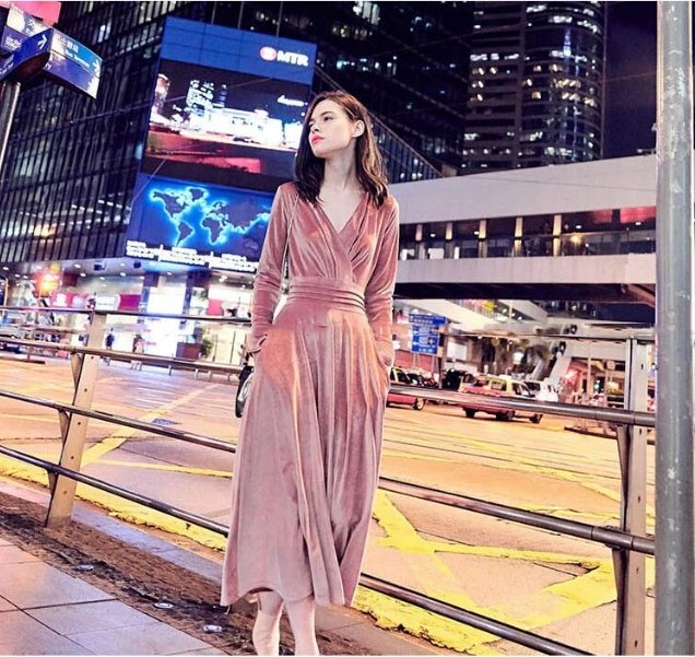 Sukienka Vintage Z Lat 40. Gładki Róż