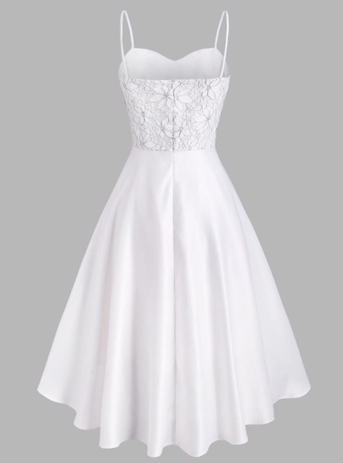 Biała Haftowana Sukienka W Stylu Vintage