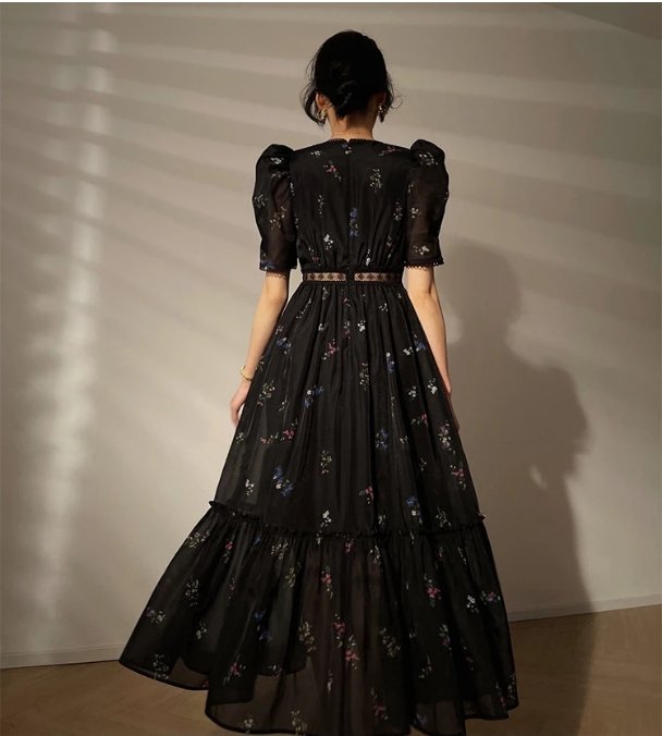 Czarna Sukienka Vintage Z Dekoltem W Szpic