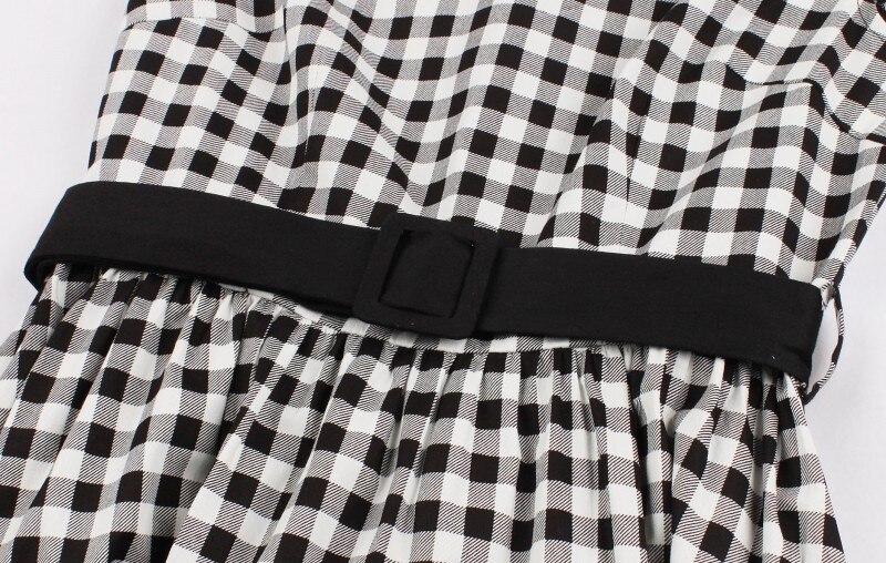 Sukienka W Kratkę Z Lat 60. XX Wieku