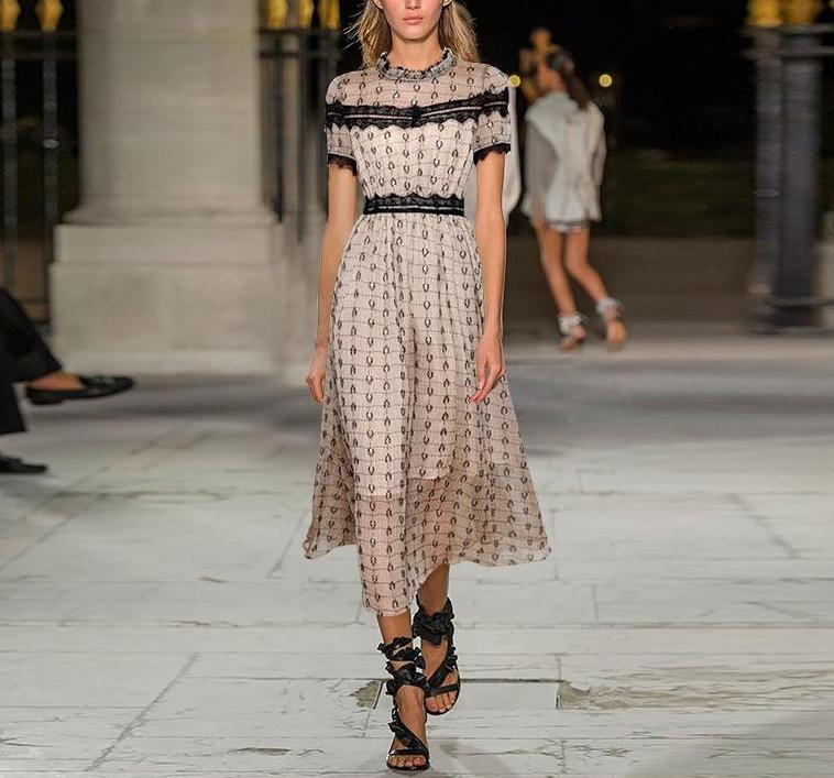 Sukienka W Stylu Vintage Z Krótkim Rękawem