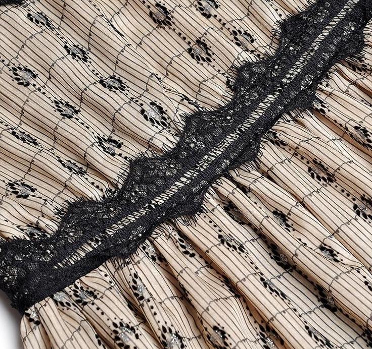 Sukienka W Stylu Vintage Z Krótkim Rękawem