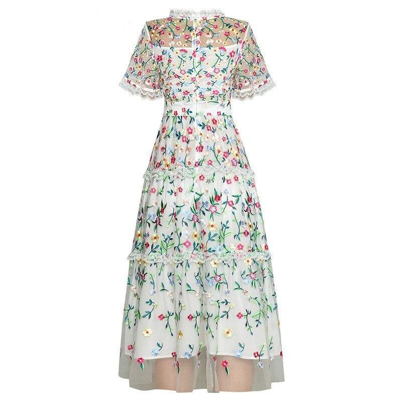 Biała Nowoczesna Sukienka W Stylu Vintage