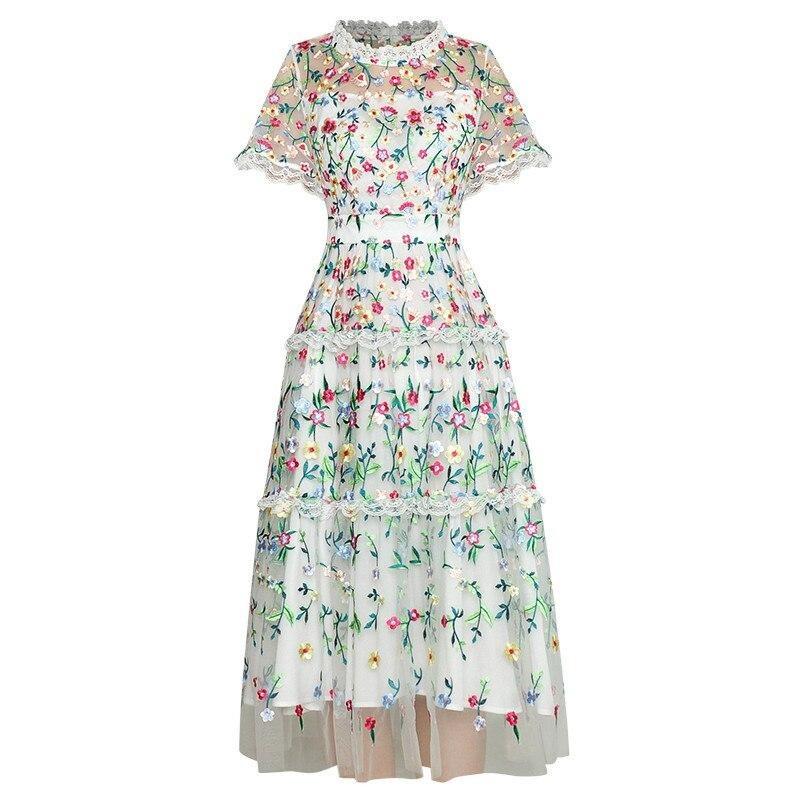 Biała Nowoczesna Sukienka W Stylu Vintage