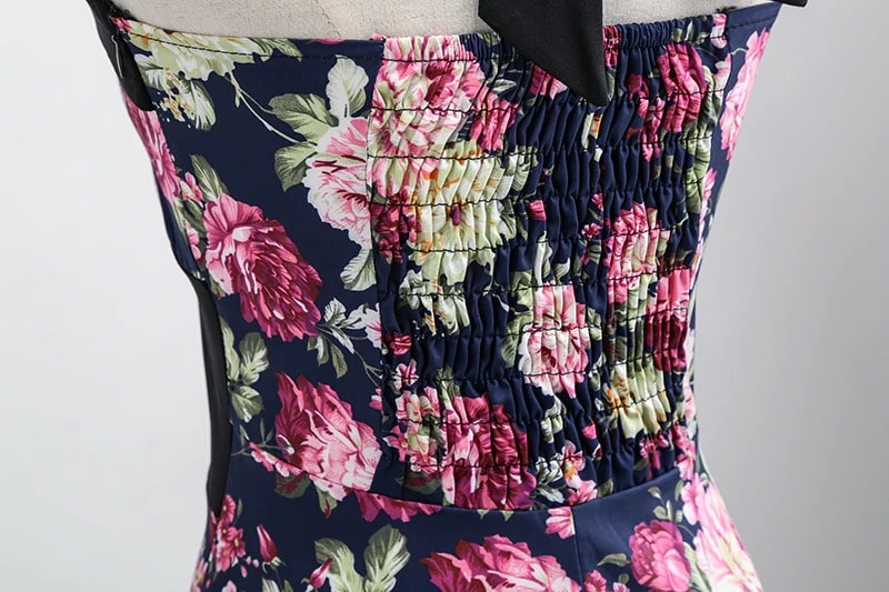 Kiczowa Sukienka Pin-Up W Stylu Vintage