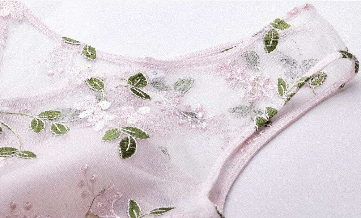 Różowa Haftowana Sukienka Vintage