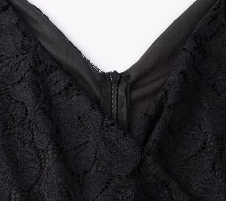 Czarna Dopasowana Sukienka Vintage